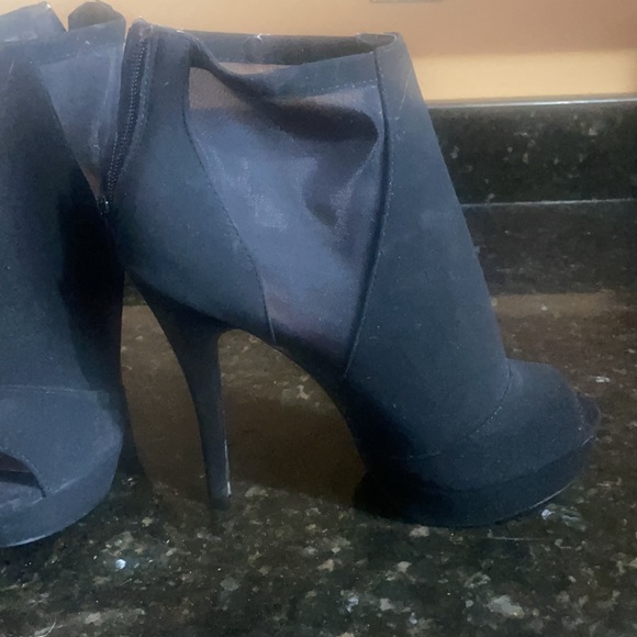 Black open toe shoe - size 8.5 - Picture 2 of 4